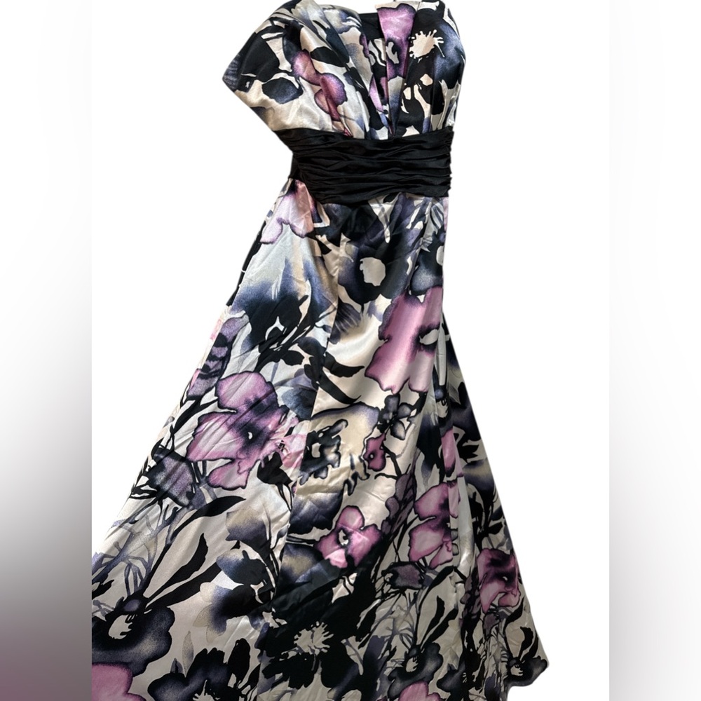 Chic Floral Maxi Dress in Purple and Black